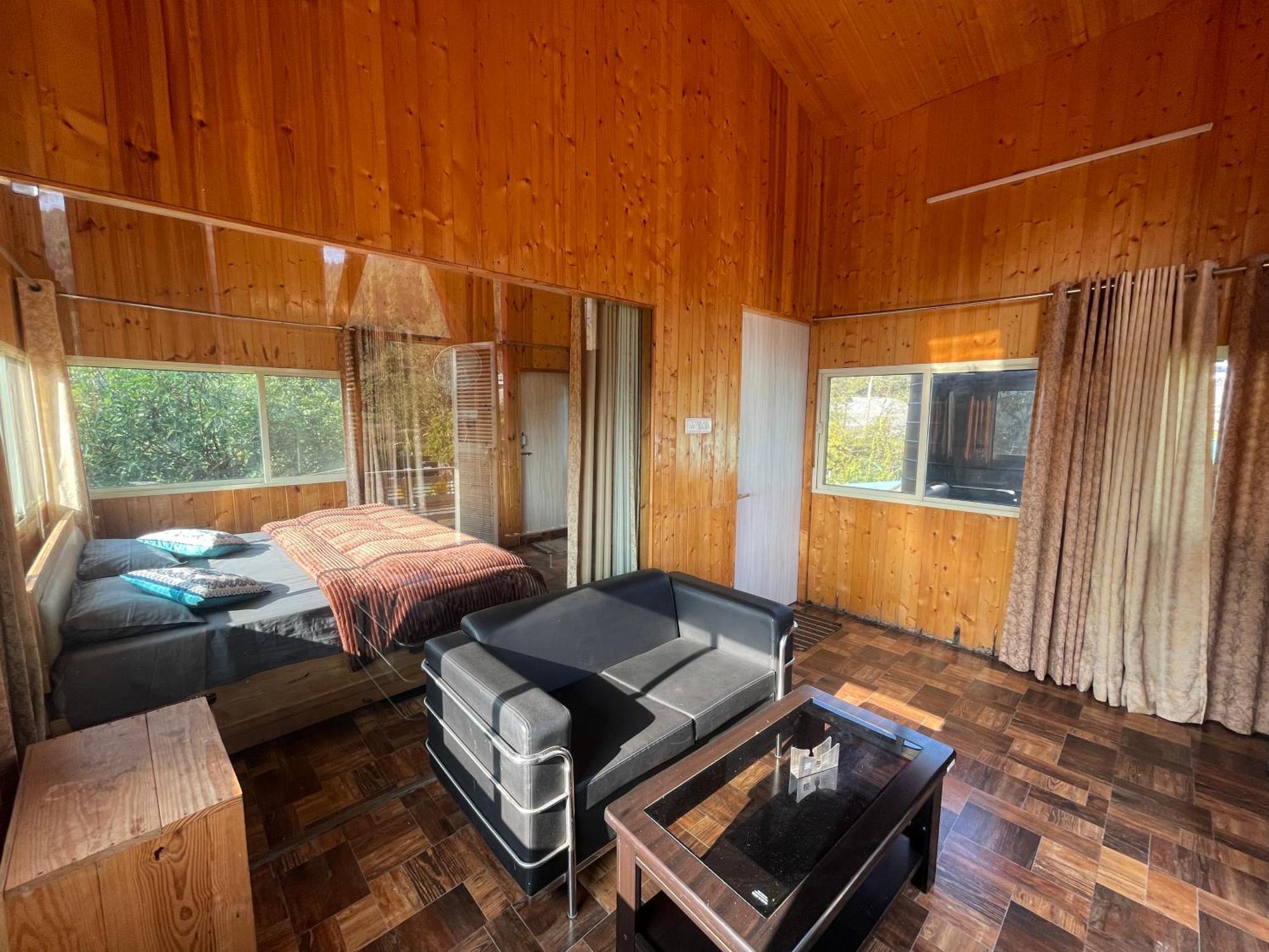 Saraiville- Luxury Riverside Cottages Dehradun Exterior photo