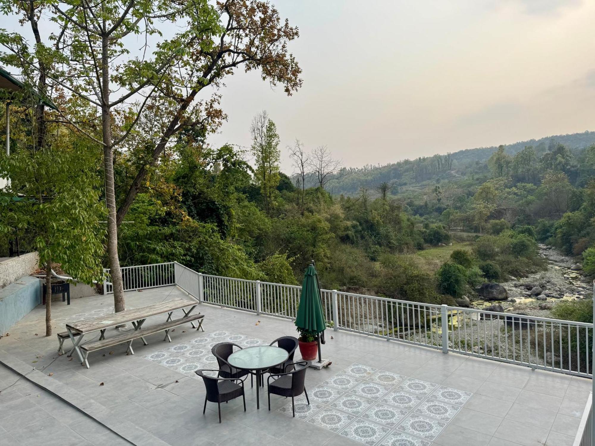 Saraiville- Luxury Riverside Cottages Dehradun Exterior photo
